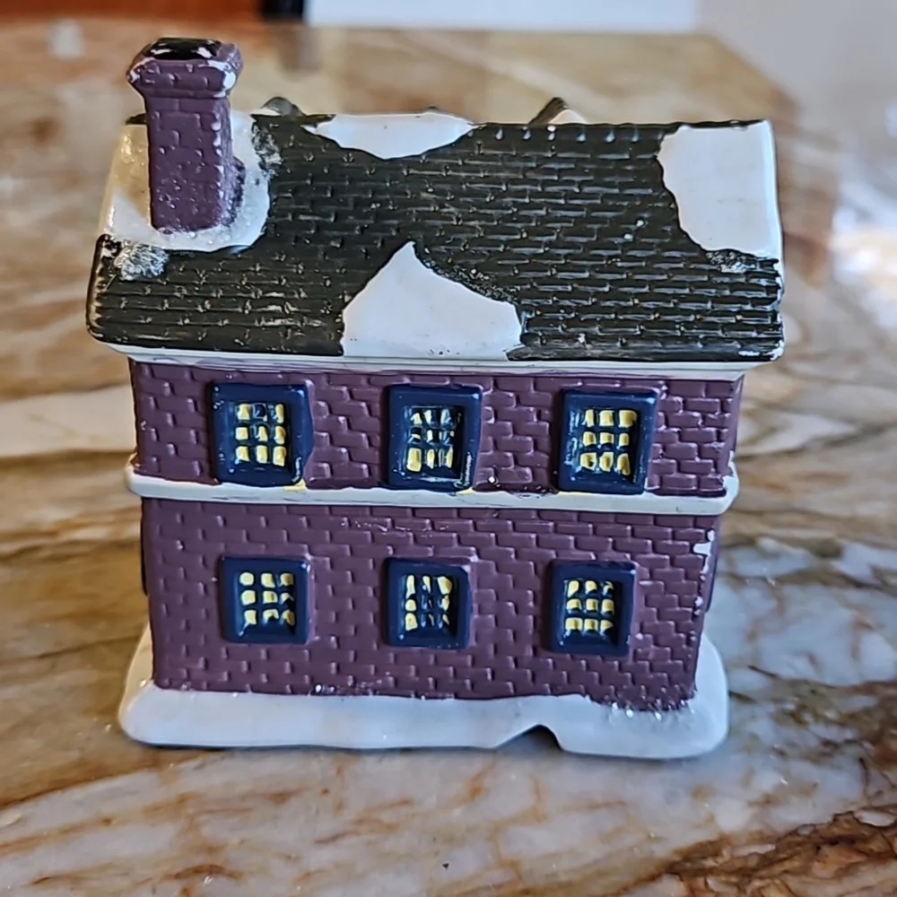 School House WELLINGTON SQUARE COLLECTION